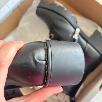 Polaris Botunun Tabanı İki Kullanımdan Sonra Açıldı Ve Değişim Reddedildi