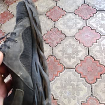 Solidsteptr Çelik Burunlu Bir İş Ayakkabısının Tabanı Eridi