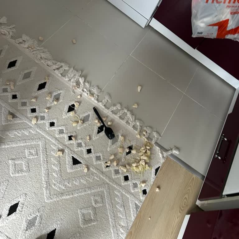 Kayarak Düşen Simfer Set Üstü Ocak Güvenlik Riski Ve Yanık