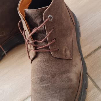 FLO Mağazasından Alınan Botta Renk Atması Ve Üretim Hatası İddiası