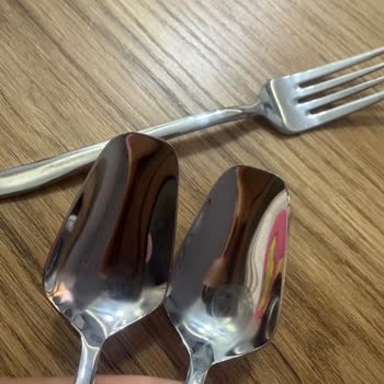 Paslanan Ve Kararan Yemek Takımı İçin Garantili Değişim Talebi