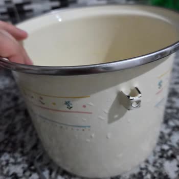 Acar Home Bakracın Paslandığını Ve Kenar Kısımlarının Soyulduğunu Fark Ettim