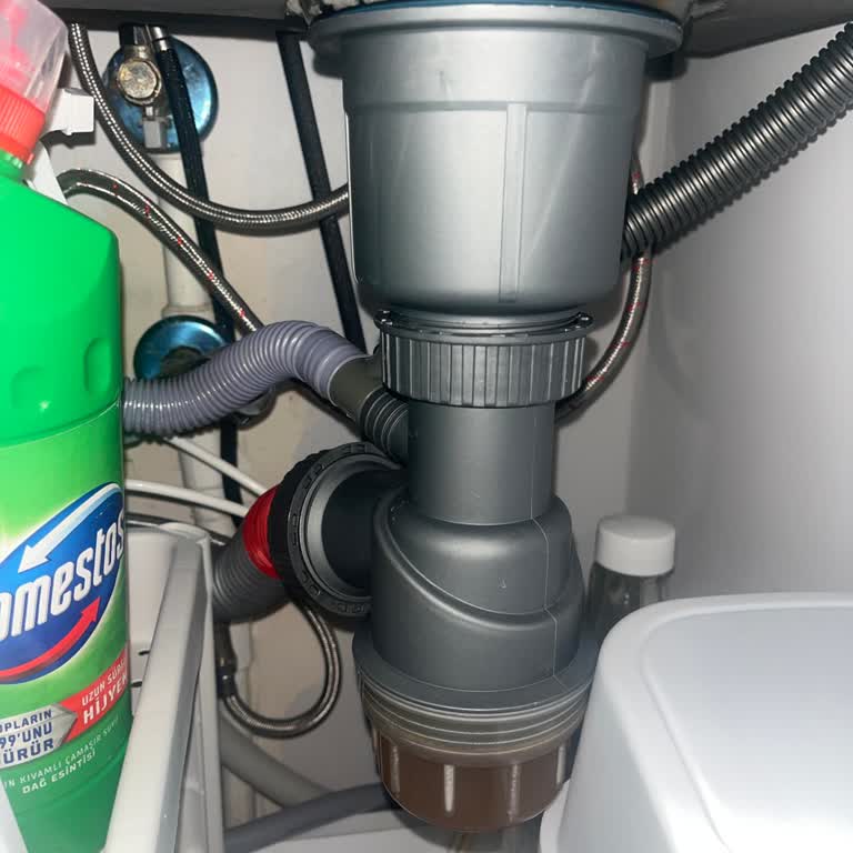 Fleko Tek Hazneli Evye Sifonunda Kırık Ve Yanıtsız Servis