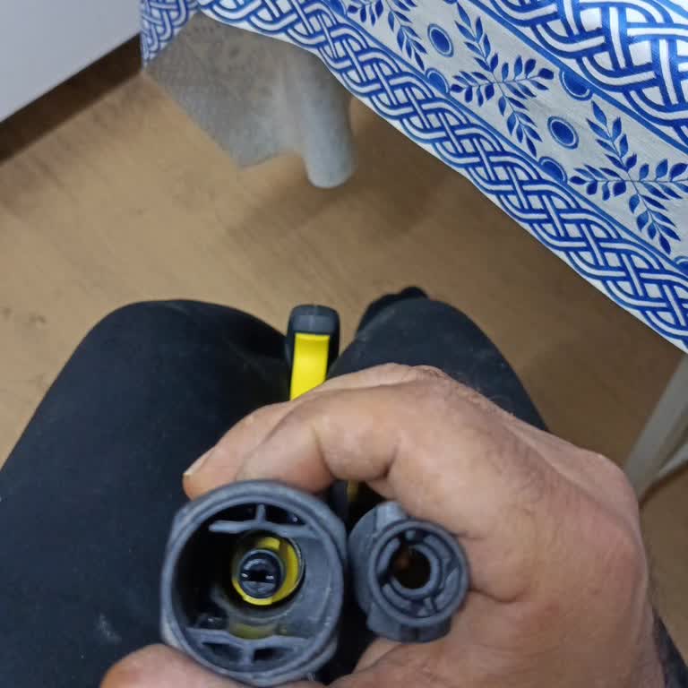 Karcher Fj6 Köpük Aparatının Sabitleyici Parçası Tabancada Sıkıştı, Ücret İadesi Talebi