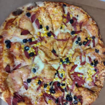 Sbarro Pizzadan Memnun Kalmadık