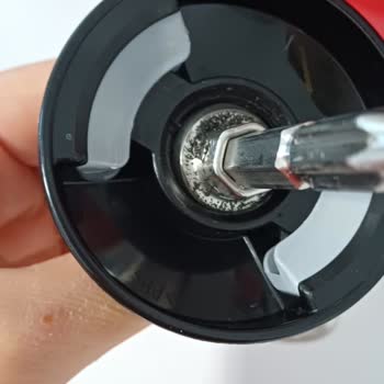 Yoğurma Aparatlarından Plastik Parçacık Dökülüyor