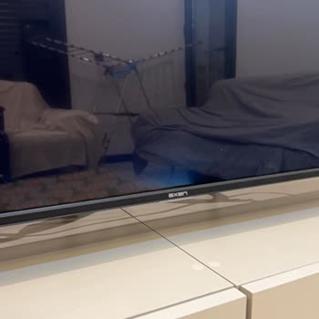 Axen Paneldeki Işık Sızması Nedeniyle Ayıplı TV Değişim Talebi