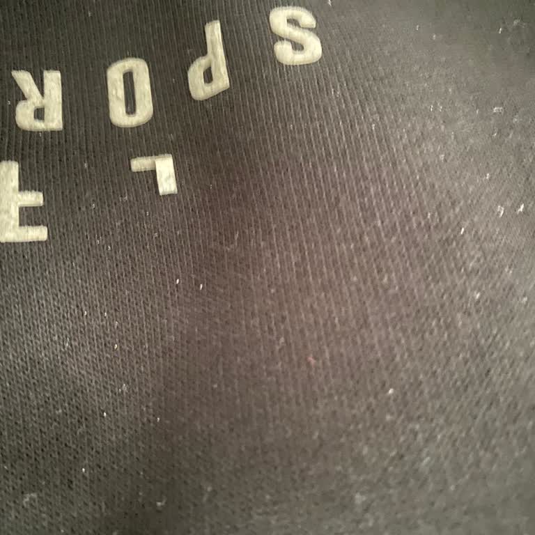 Bir Ayda Arma Çıktı: Lufian Sweatshirt Kalite Şikayeti