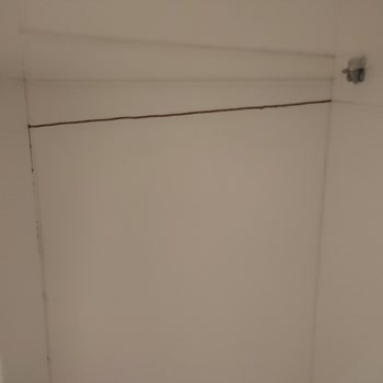 Halit Nakliyat Taşındığım Evin Parkelerine Ciddi Zarar Verdiler