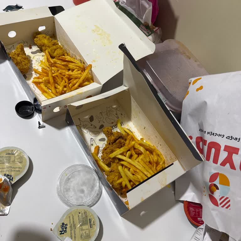 Doyuyo Hilltown Şubesinden Gelen Siparişte 4 Hamburger Eksik Ve İletişim Sağlanamadı