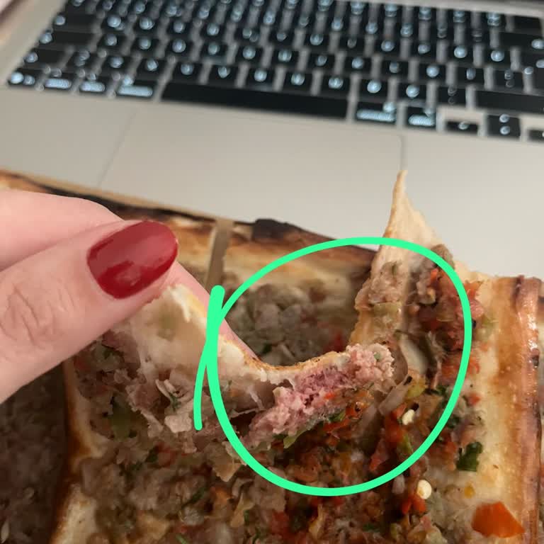 Kıymalı Pidenin Soğuk Ve Çiğ Gelmesi, İade Talebi