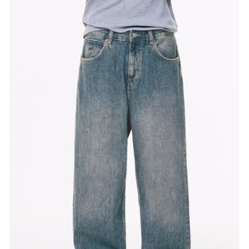 Pull & Bear Uygulamasında Jean Pantolon Fotoğraflarında Renk Tutarsızlığı