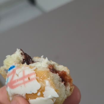 Unicorn Donut’ta Saç Bulunması: Hijyen İhlali Ve İade Talebi