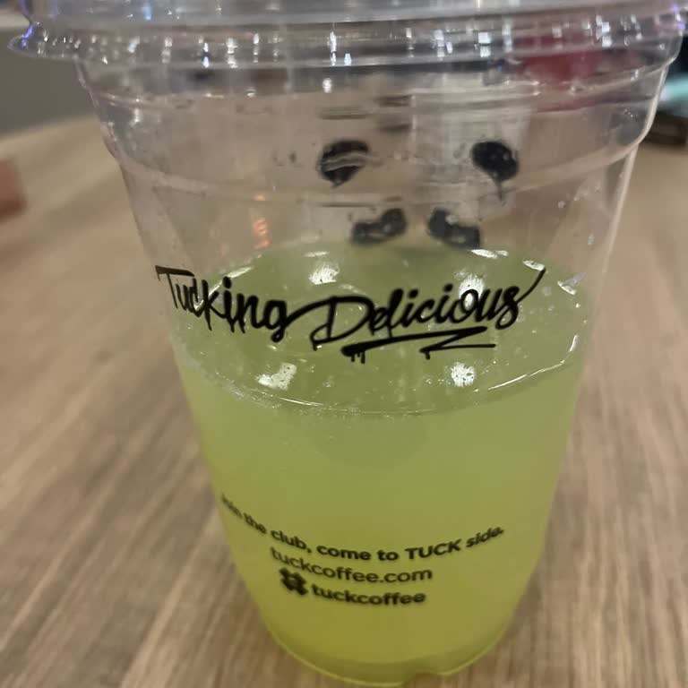 Tuck Coffee Limonatayı Özellikle Buzsuz Olarak Sipariş Etmeme Rağmen Buzlu Olarak Getirdiler