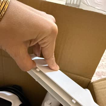 Kiwi Koca Makineyi Taşıyorum Kargoya Vermek İçin Almak İçin