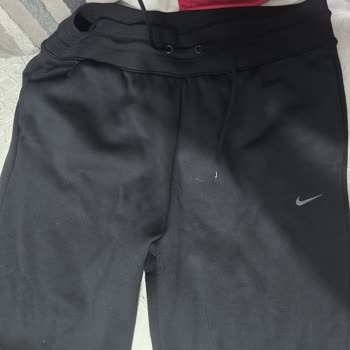 Nike Eşofmanda Üç Kez Kullanım Sonrası Ciddi Deformasyon Ve İade Talebi