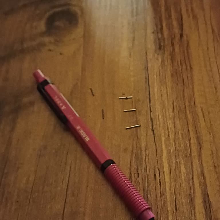 Adel Blackline Kalemin Ucu Sürekli Kırılıyor