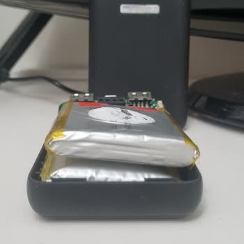 Şişmiş Pil Ve Açılan Kasa Nedeniyle S-Link 10000 Taşınabilir Şarj Cihazı İçin Değişim Talebi