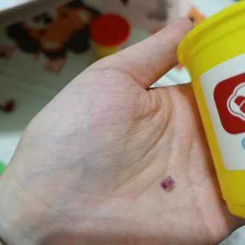 Ufen Kids Oyun Hamurundan Cam Parçası Çıktı