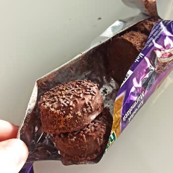 Migros Şubesinde Son Kullanma Tarihi Geçmemiş Ülker Halley’de Kurt Sorunu