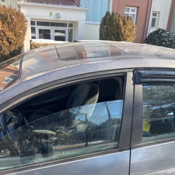 Cam Rüzgarlığı Takımı İlk Kullanımda Koptu, Satıcı Çözüm Sunmadı