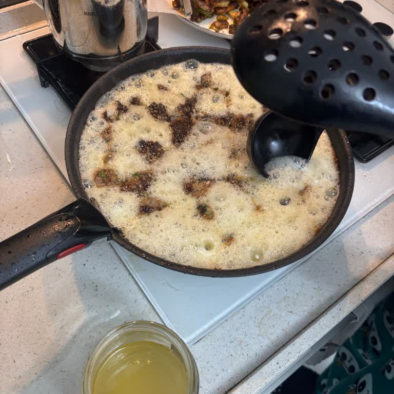 Aşırı Köpüren Ayçiçek Yağı İçin Acil Açıklama Ve İade İsteği