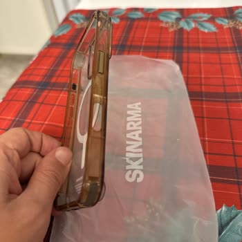 Kılıfın Rengi 8 Ayda Sararıp Ayıplı Oldu, Değişim Talebi