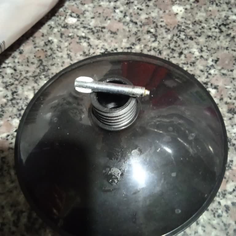 Sinbo Blender Setinde Kapağın İçinden Metal Çıkması Ve Kullanılamaz Duruma Gelmesi