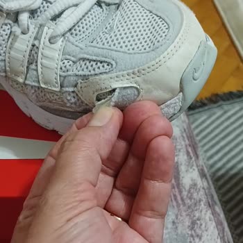 Nike Ayakkabımın İç Astarı 6 Ayda Yırtıldı ve Mağaza Değişim Talebimi Reddetti