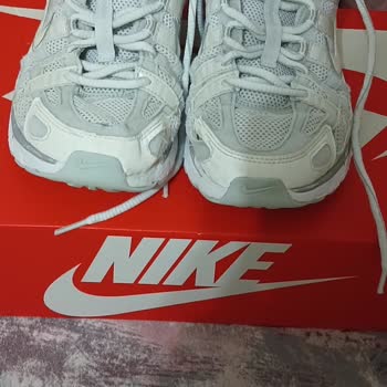 Nike Ayakkabımın İç Astarı 6 Ayda Yırtıldı ve Mağaza Değişim Talebimi Reddetti