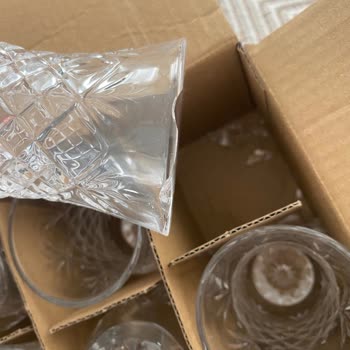 Kırık Tabak Ve Bardak Seti, Cevapsız Müşteri Hizmetleri