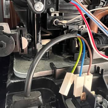 Kısa Sürede Çatlayan Hortum Ve Sürekli Su Kaçağı İçin Ücretsiz Onarım Talebi