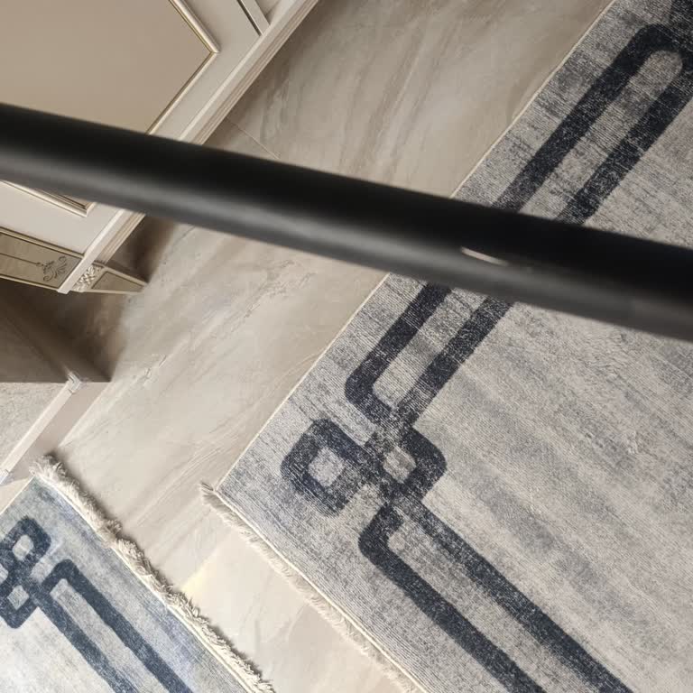 Dyson V8 Süpürge Uzun Borusundaki Çizik İçin Değişim Talebi