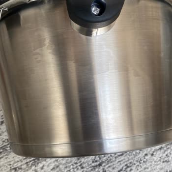 Yeni Fissler Düdüklü Tencerenin Tek Kullanımda Lekelenmesi Ve Deformasyonu