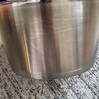 Yeni Fissler Düdüklü Tencerenin Tek Kullanımda Lekelenmesi Ve Deformasyonu