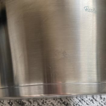 Yeni Fissler Düdüklü Tencerenin Tek Kullanımda Lekelenmesi Ve Deformasyonu