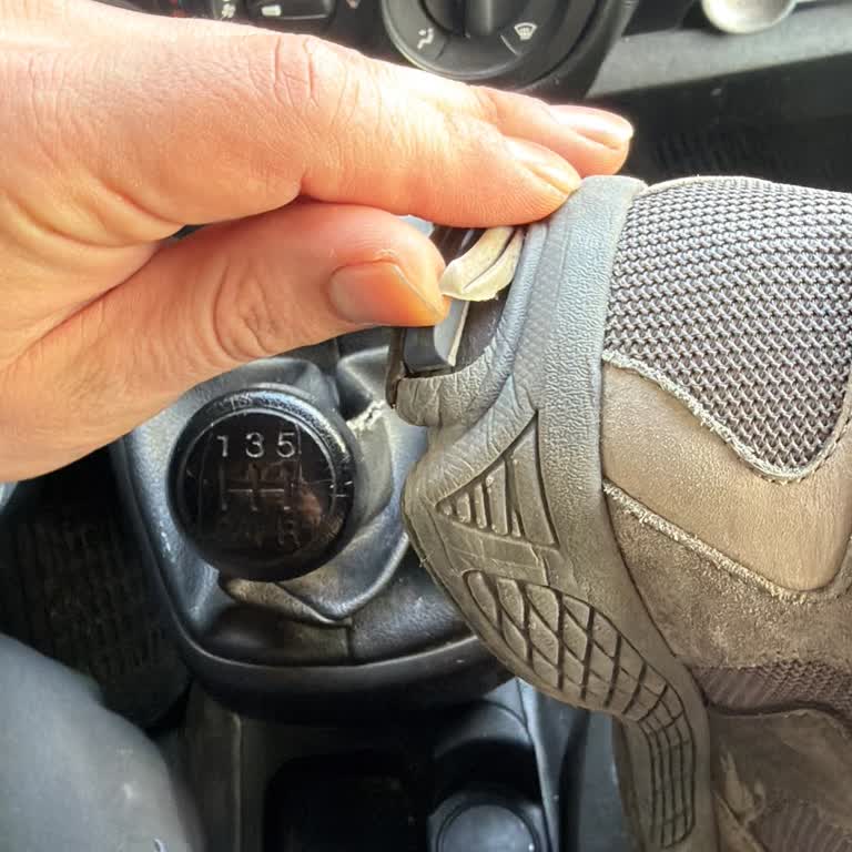 Greyder Kışlık Ayakkabıda 20 Gün İçinde Topuk Açılması Ve Uzun Bekleme Süreci!