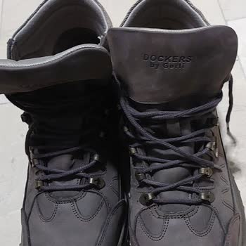 Sağ Ayakkabının Topuk Bozukluğu Yara Açtı, Mağaza Sadece Fotoğrafla Hata Yok Dedi