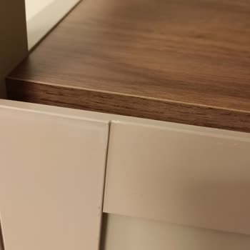 Avcılar Konfor Mağazası’ndan Aldığım Daphne TV Ve Kitaplıkta Kötü Montaj Ve Çizik Sorunları
