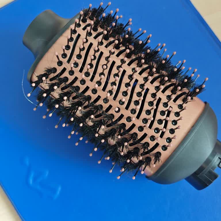 Aşırı Isınan, Yanık Kokulu Ve Kablosu Kesintili Aprilla Fön Tarağı