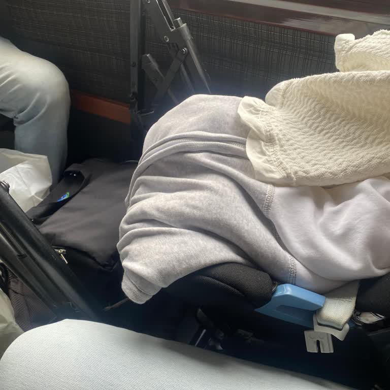 Dolmuşlarda Bebek Arabası İçin Alan Ayrılmaması