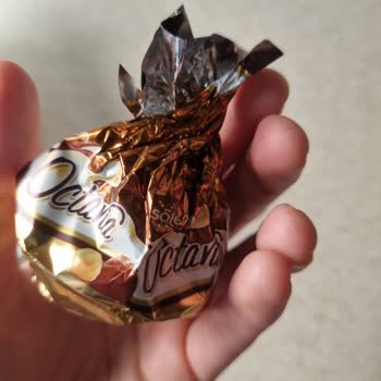 Şölen Octavia Sütlü Dökme Çikolatada Tekrarlanan Beyazlama Ve Bozuk Tat