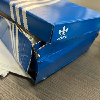 Hasarlı Kutu Ve Yetersiz Müşteri Desteği