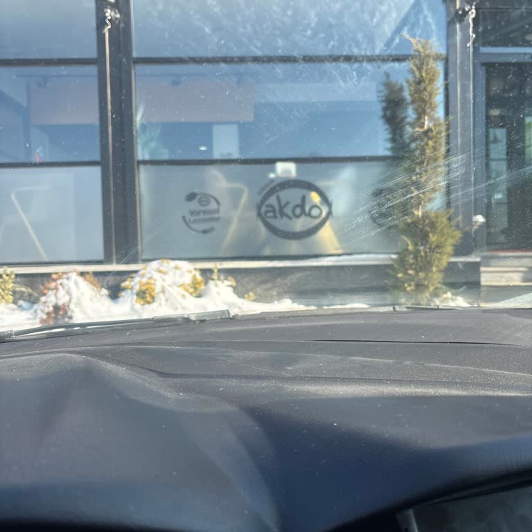 Akdo Şubesinde Kuru Buz Eksikliği Nedeniyle Dondurma Satışı Reddedildi