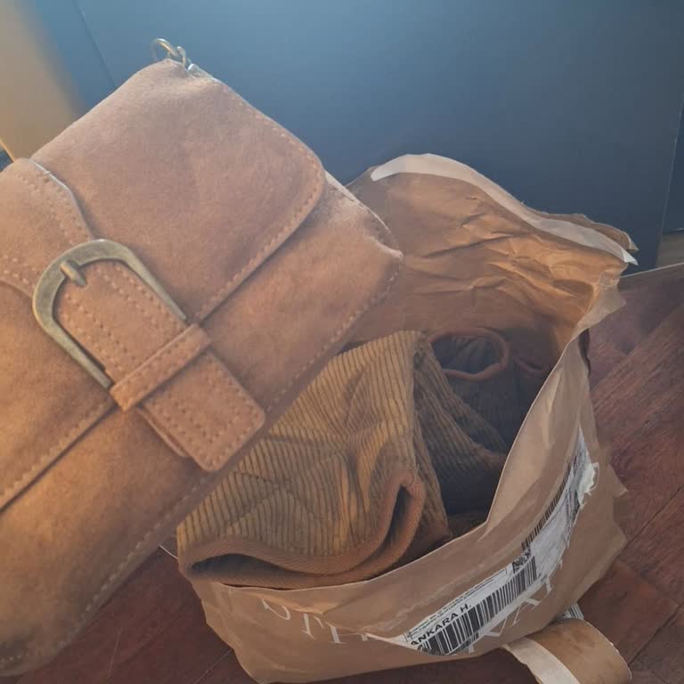 180 TL Ek Ücretli Hediye Tote Çanta Teslim Edilmedi Ve İade Talep Ediyorum