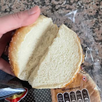 UNO Hamburger Ekmeği Bayat, Son Kullanma Tarihi Yakın Olmasına Rağmen