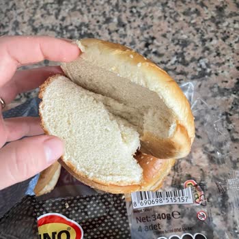 UNO Hamburger Ekmeği Bayat, Son Kullanma Tarihi Yakın Olmasına Rağmen