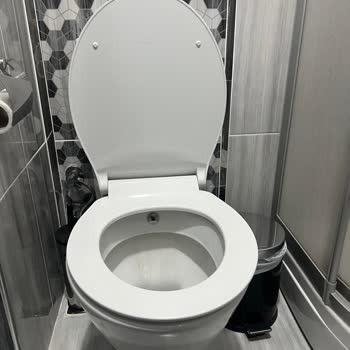 Seramiksan Volcano Klozet Kapağı Menteşi Kırıldı, Yedek Bulamıyor Ve Cevap Yok