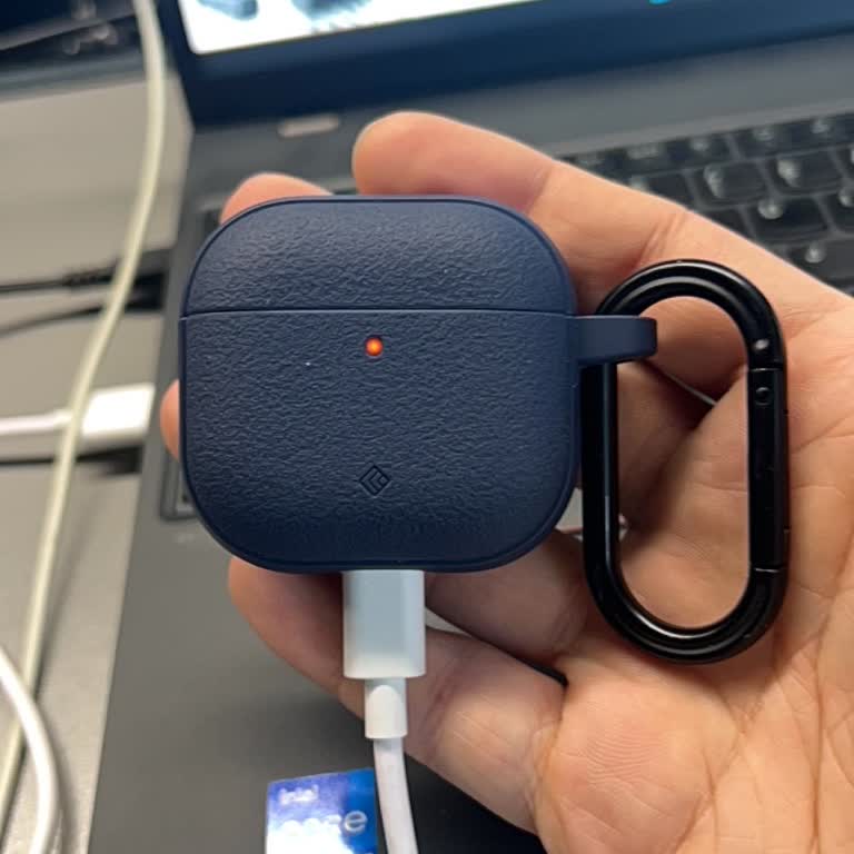 Aşırı Sıkı Kılıf Airpods’larıma Çizik Bıraktı Ve Çıkarma İmkânsız