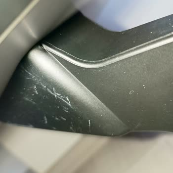 Enza Home’da Yırtık Kanepe, Çizik TV Sehpası Ve Renk Farklılığı İçin Çözüm Talebi